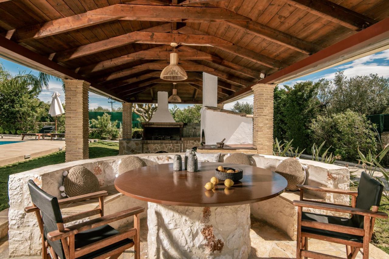 Amalthia Villa Mouzákion Exterior photo